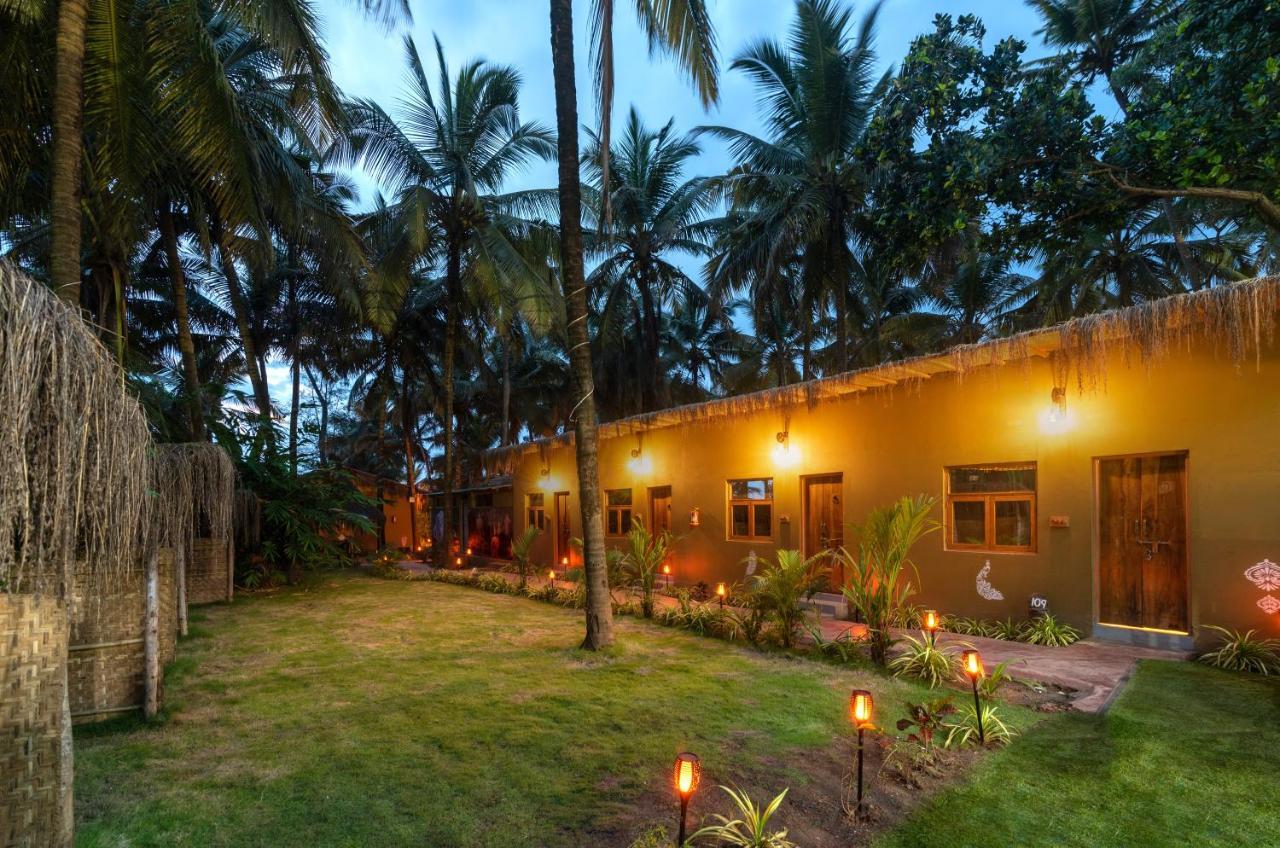 Amadi Beach Front Resort Mandrem Exterior photo