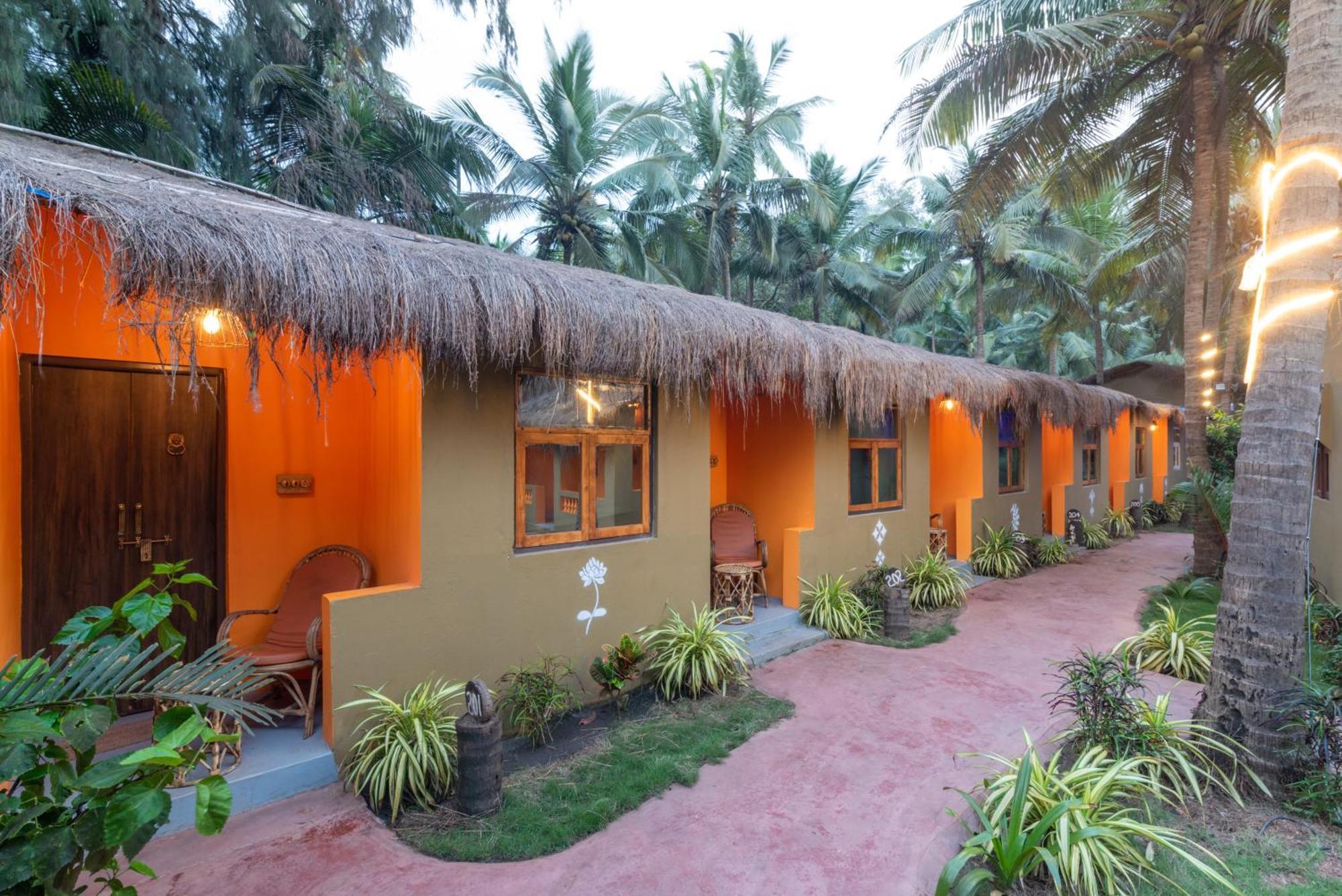 Amadi Beach Front Resort Mandrem Exterior photo